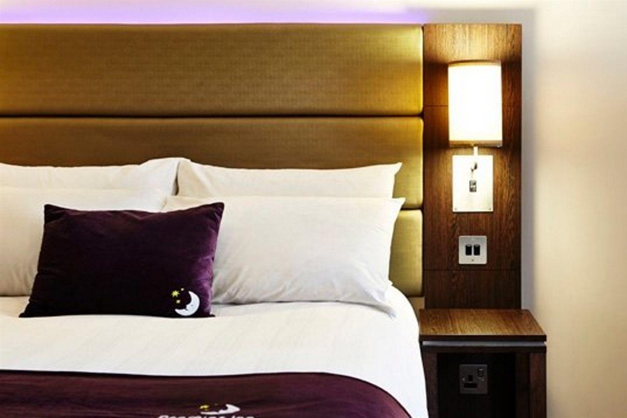 Premier Inn ヘイル エクステリア 写真