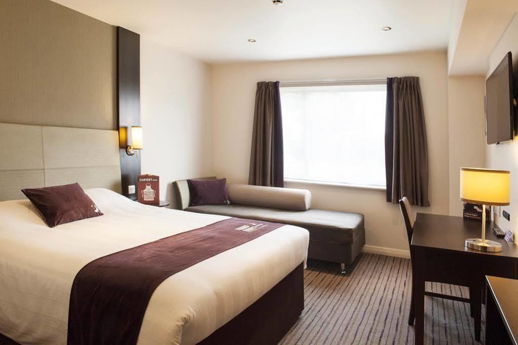 Premier Inn ヘイル エクステリア 写真