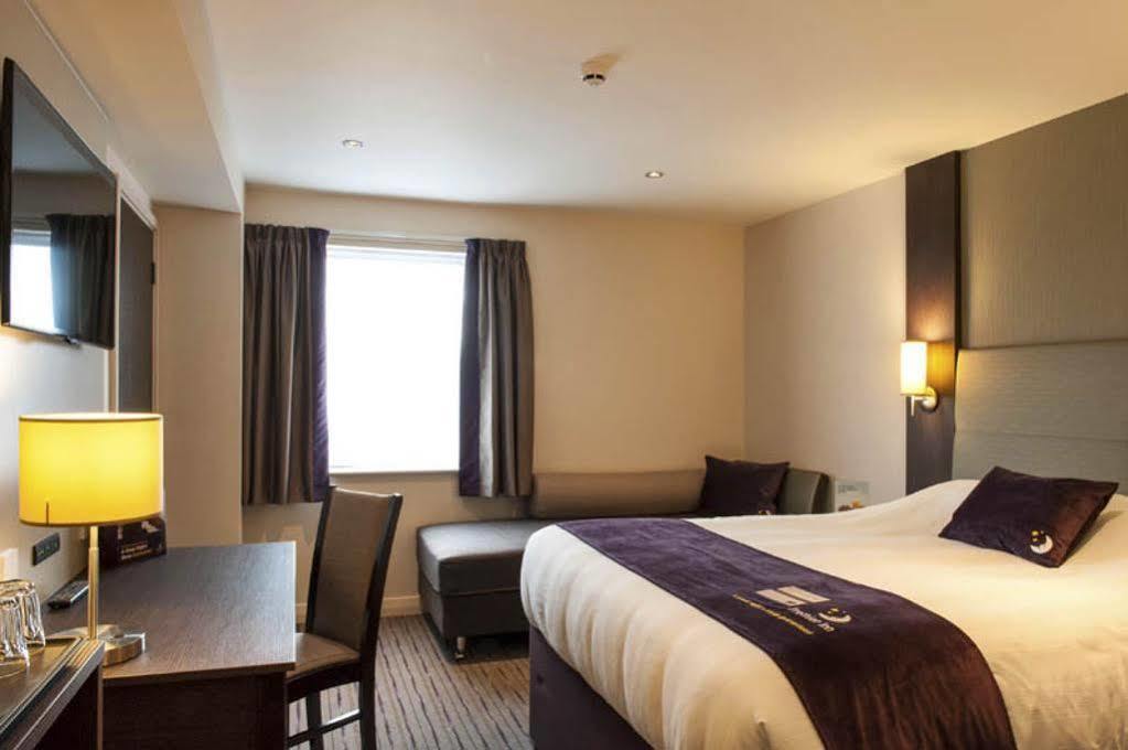 Premier Inn ヘイル エクステリア 写真
