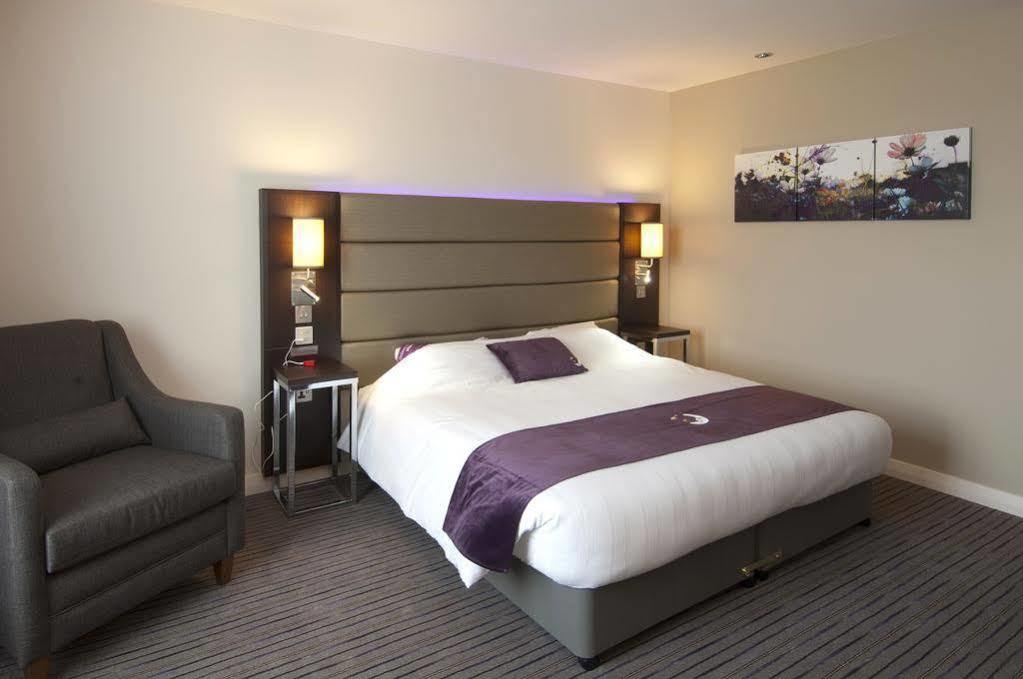 Premier Inn ヘイル エクステリア 写真