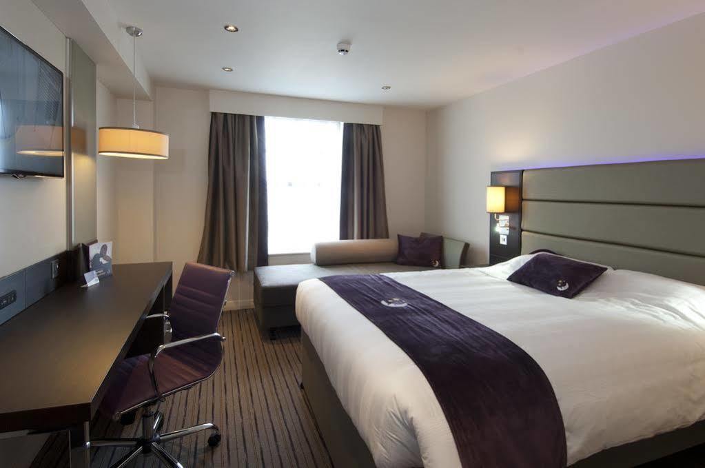Premier Inn ヘイル エクステリア 写真