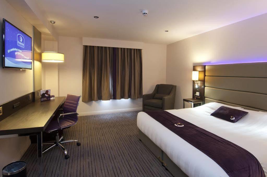 Premier Inn ヘイル エクステリア 写真