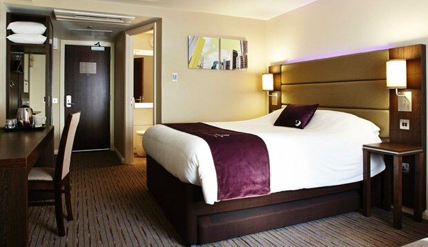 Premier Inn ヘイル エクステリア 写真